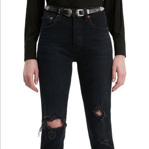 Levi 501 ripped high waist ankle